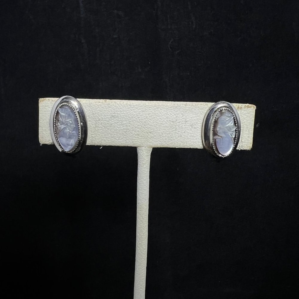 Vintage Sarah Coventry Sterling Silver Mother of pearl Screw Back Earrings (2804